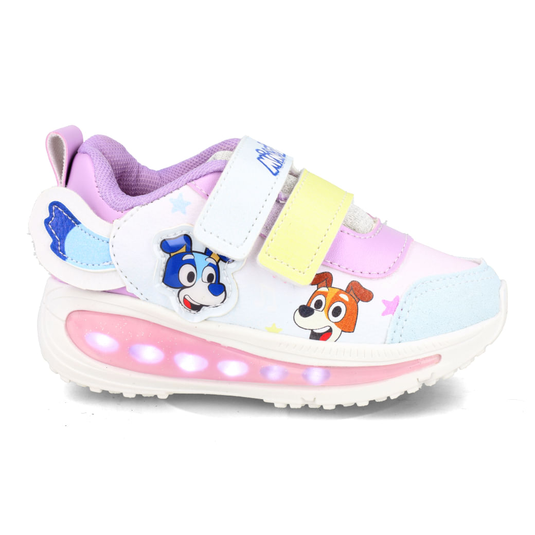 Tênis infantil branco vista lateral com luzes LED e detalhes coloridos de personagens